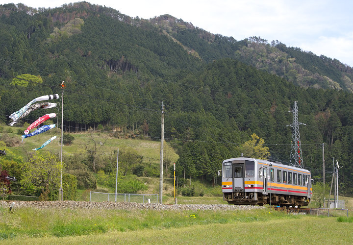 キハ１２０形単行列車