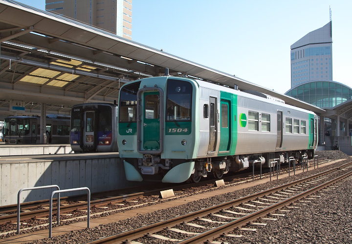 ＪＲ四国 １５００系（高松駅で）