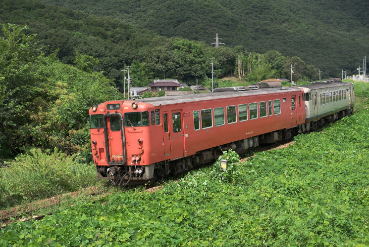 キハ１２０形（牧山～玉柏駅）