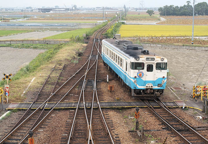 池谷駅構内踏切