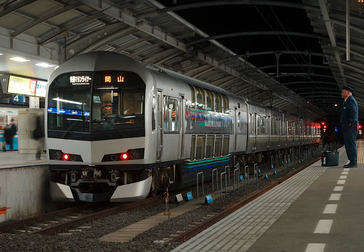 マリンライナー（高松駅）