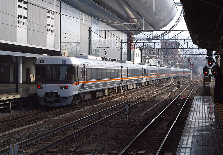 しなの９号（京都駅）