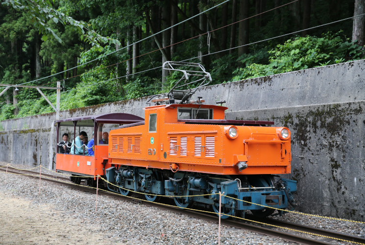 黒部峡谷鉄道