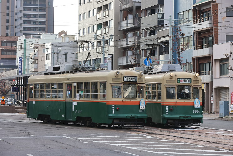 広島電鉄１９００形電車（広電本社前）