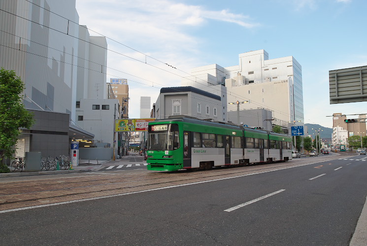 広島電鉄３９５１号（稲荷町）