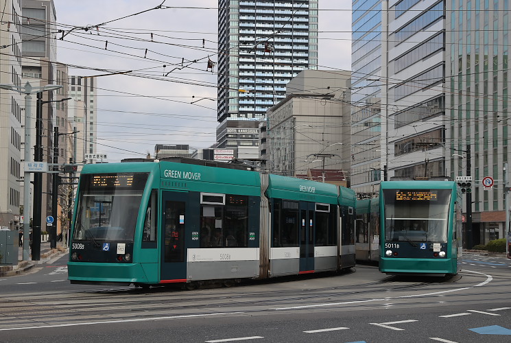 広島電鉄５０００形電車（稲荷町交差）