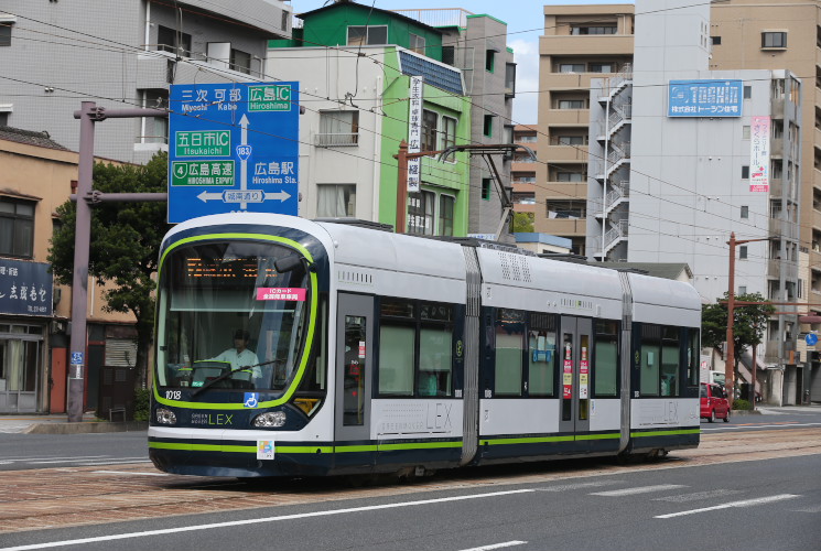 広島電鉄１０１８号（１０００形）Ｇｒｅｅｎ Ｍｏｖｅｒ Ｌｅｘ 