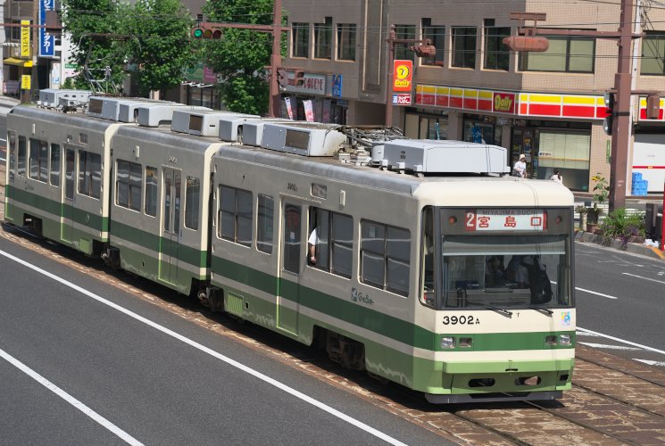 広島電鉄３９０２号（本川町）