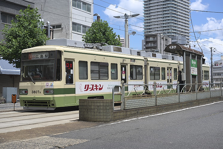 的場町電停（あけぼの通り）