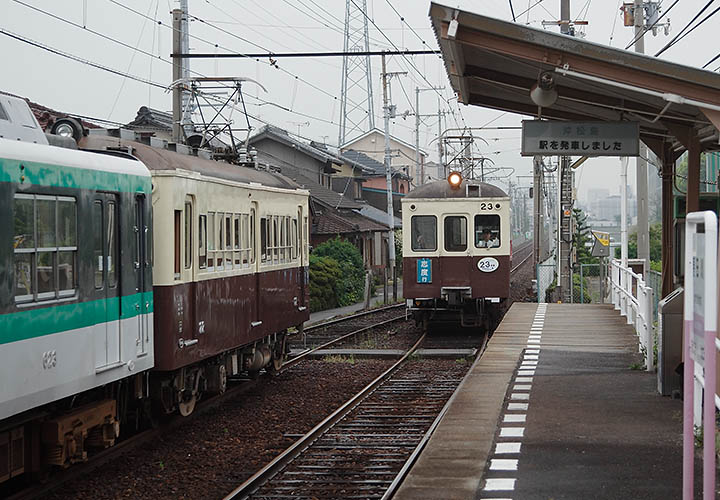 琴電列車交換（春日川）