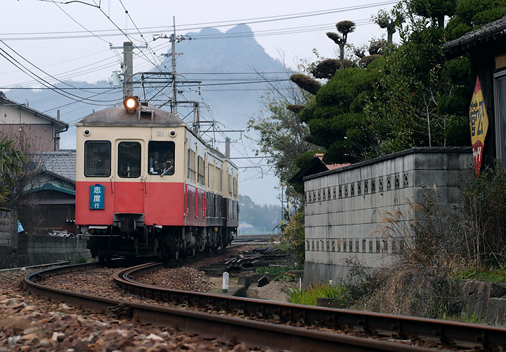 琴電２１号＋３３５号＋２３号３連（原駅付近）