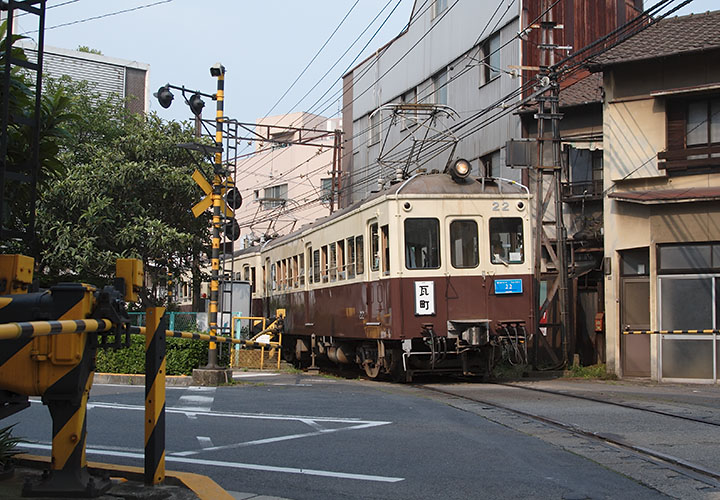 琴電２２号＋２３号（瓦町駅付近）