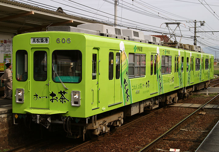 琴電６０６号，６０５号（高田）