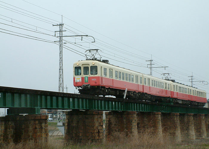 琴電　１０５０形＋１０６１琴電　１０５１ ＋ １０５２ ＋ １０５３ ＋ １０５４（一宮～円座）