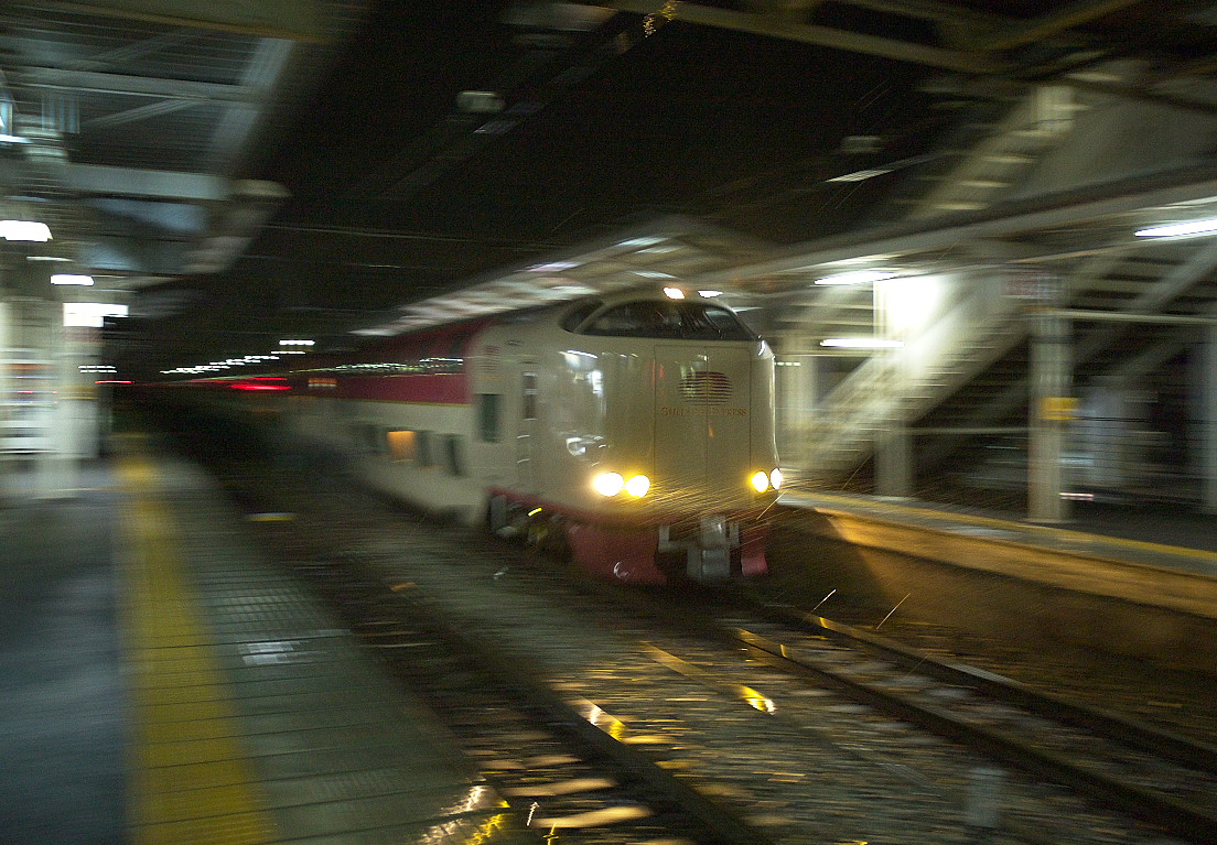 ５０３２Ｍ列車（上りサンライズ）東岡山駅