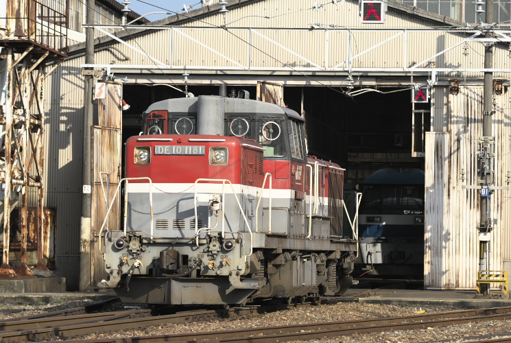 ＤＥ１０　１１８１（岡山機関区）