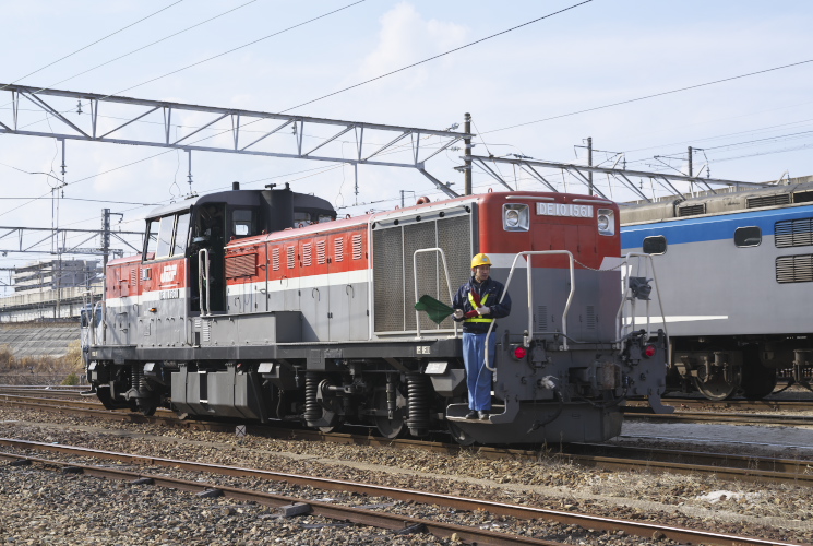 ＤＥ１０　１５６１（岡山機関区）