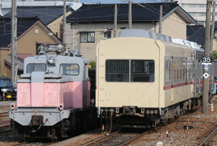 富山地方鉄道デキ１２０２１（稲荷町）