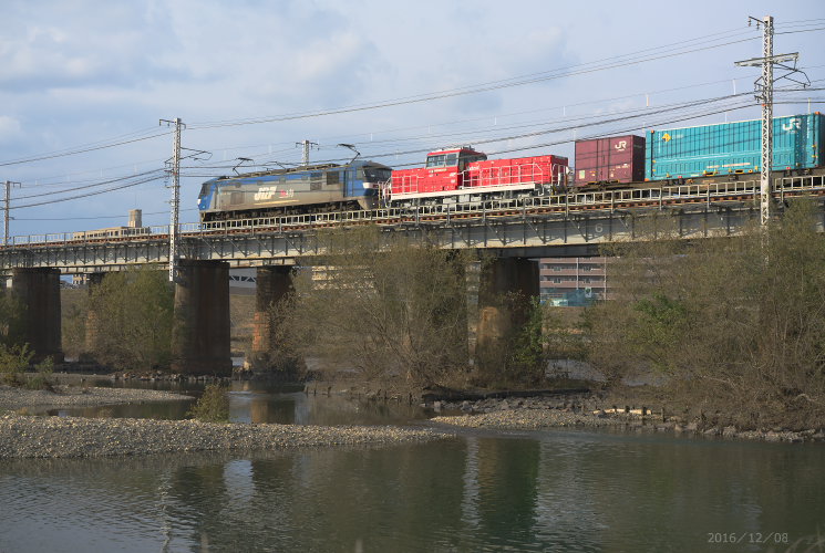 ２０７７列車（西川原～岡山）旭川橋りょう