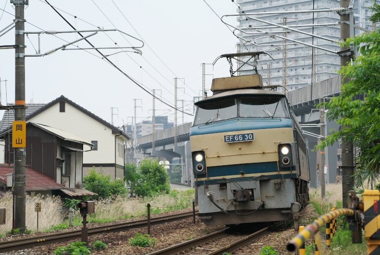 ６８６６列車（岡山～西川原）北方第３踏切付近