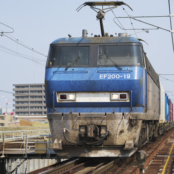 ＥＦ２００－１９（２０７７列車）西川原～岡山（旭川橋梁）