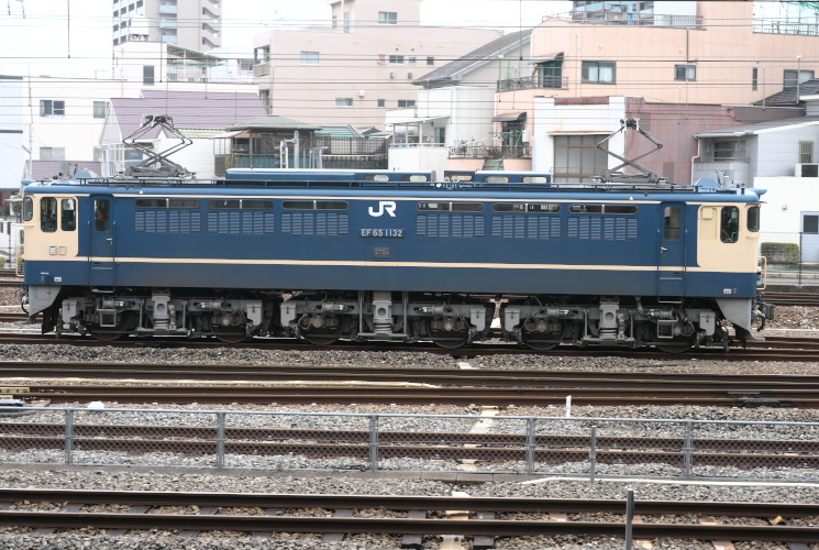 ＥＦ６５　１１３２（６８６６列車）岡山