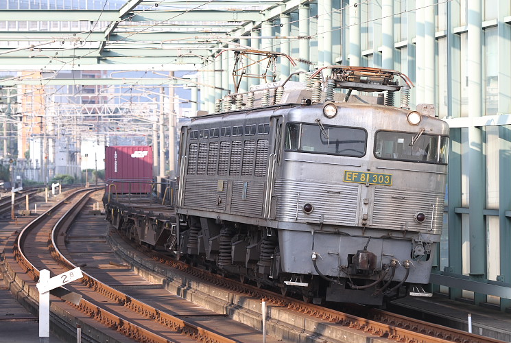 ＥＦ８１　３０３形電気機関車（スペースワールド）