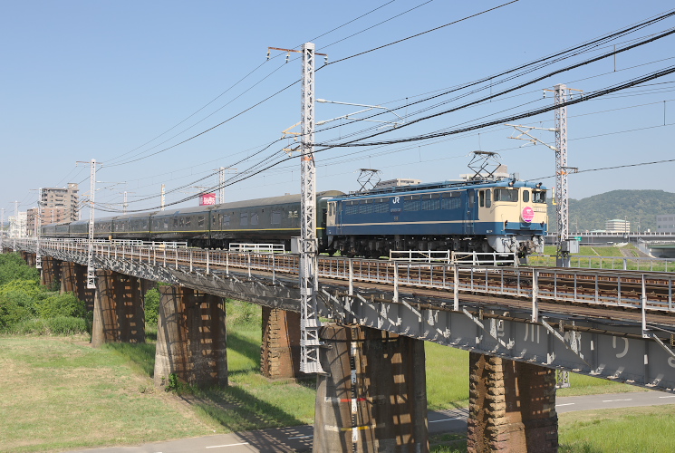 ＥＦ６５　１１３２（特別な「トワイライトエクスプレス」）岡山～西川原