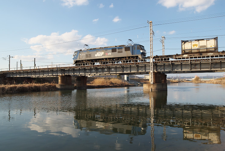 白石川橋梁（下り貨物列車）