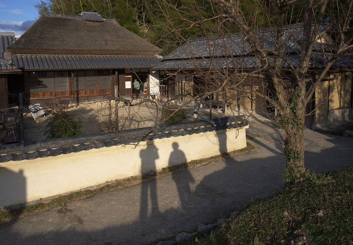 夢二郷土美術館分館門前
