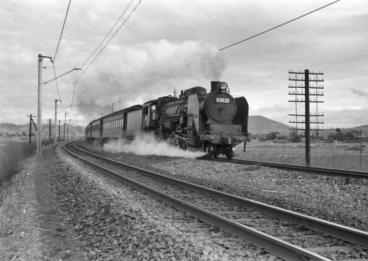 山陽線下り旅客列車（C59 29）