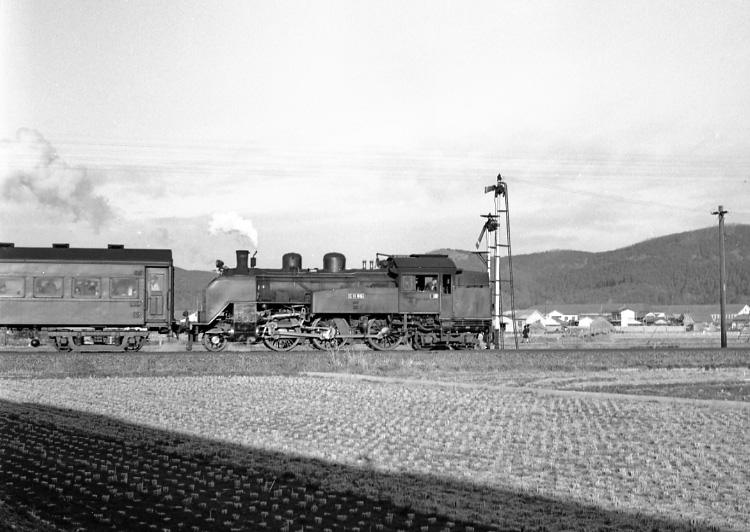 Ｃ１１　８６（通学列車）６４８列車