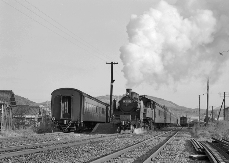 Ｃ１１　４３（法界院）６１３列車出発