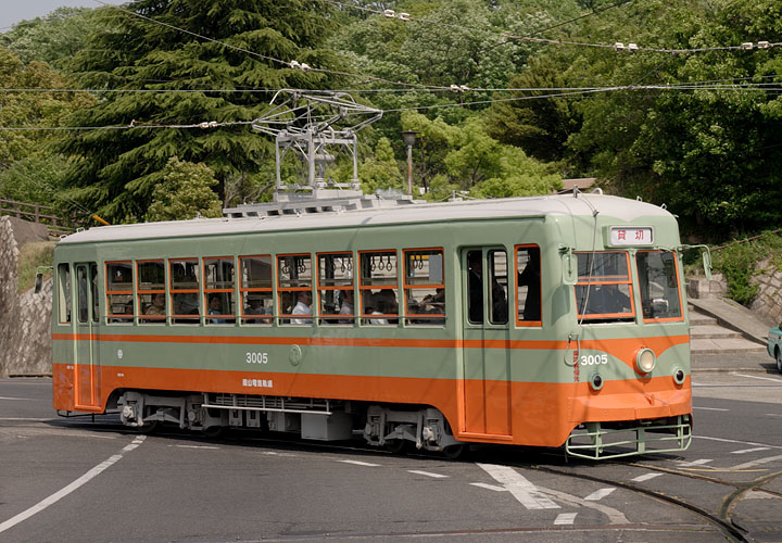 岡山電気軌道３００５号“日光”