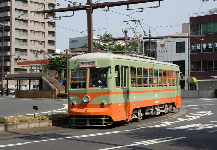 岡電３０００形３００５号