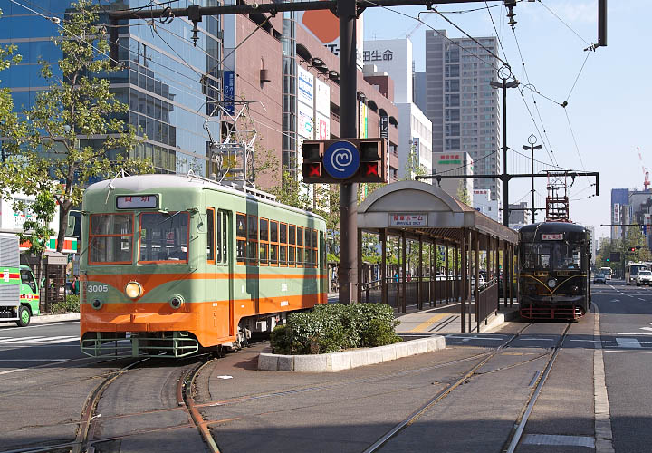 岡電３０００形岡山駅前