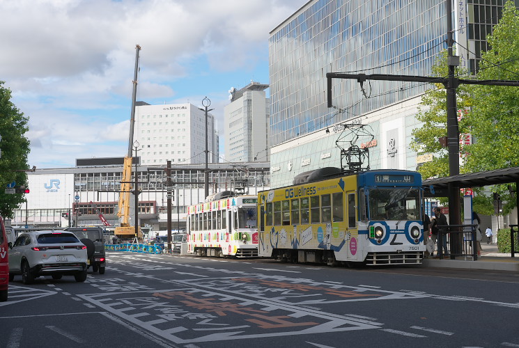 岡山電気軌道柳川電停（８１０１号電車）