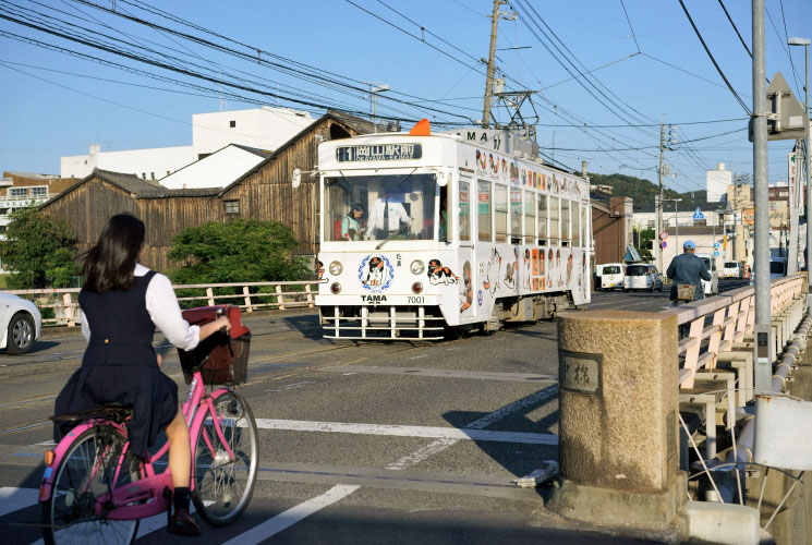 岡山電軌７００１号