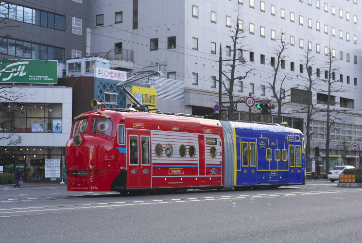 岡電１０８１号（西川緑道公園～岡山駅前）チャギントン電車