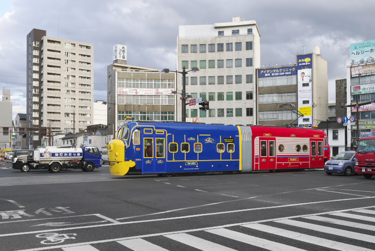 岡電１０８１号　チャギントン電車（東中央町～大雲寺前）清輝橋線　