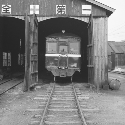 梅鉢製単端（西大寺市駅構内）