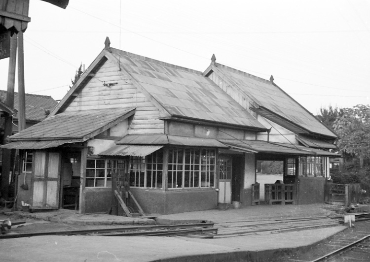 財田駅駅舎