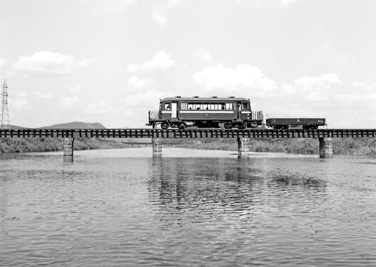 西大寺鉄道資材回収作業（砂川橋梁）