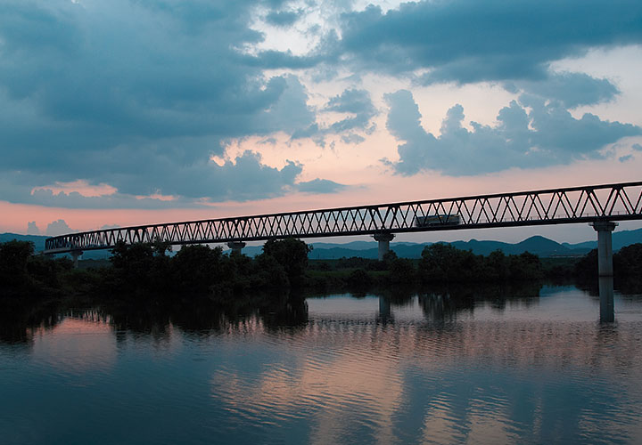 井原鉄道高梁川橋梁（岡山県総社市）