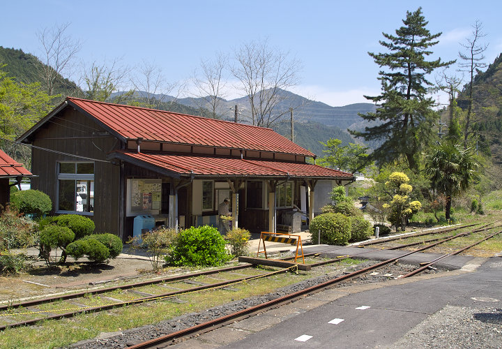 美作河井駅