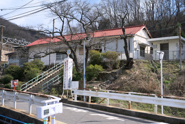 三石駅(本屋)