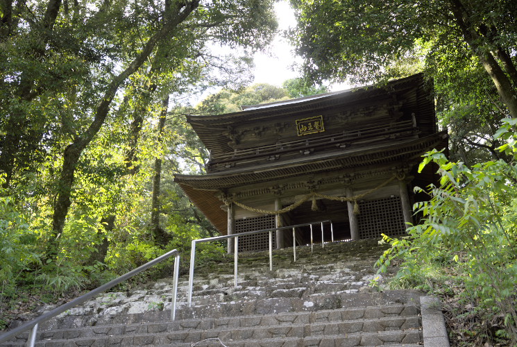 山門（毉王山仏教寺）久米郡久米南町