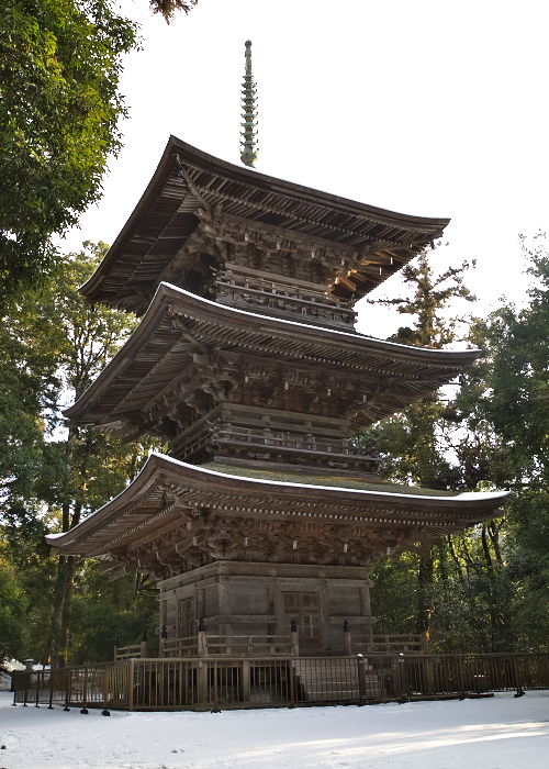 本山寺三重塔