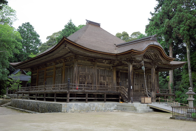 本山寺本堂（岡山県美咲町）