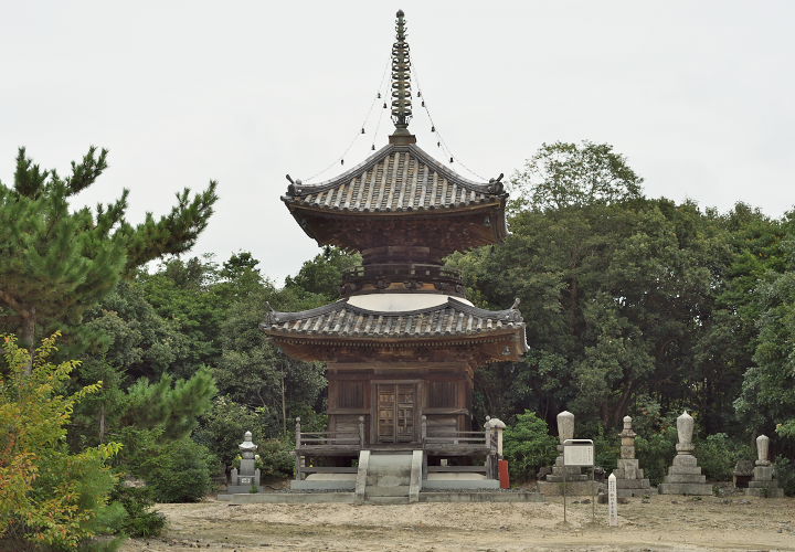 静円寺多宝塔